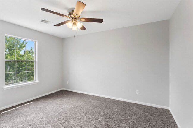 Building Photo - 1198 Stallion Ridge