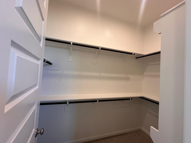 Building Photo - 6030 Cottontail Ln