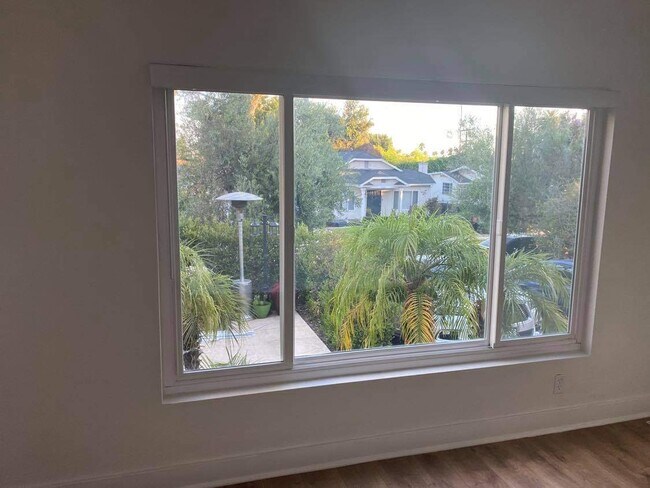 Building Photo - 4525 Avocado St