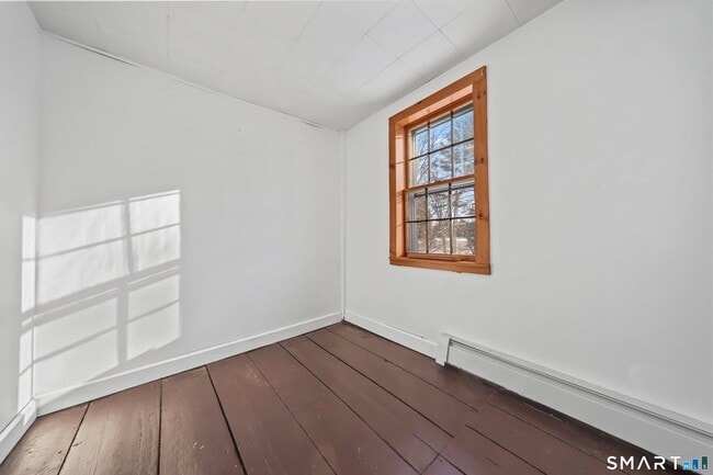 Building Photo - 62 Church St