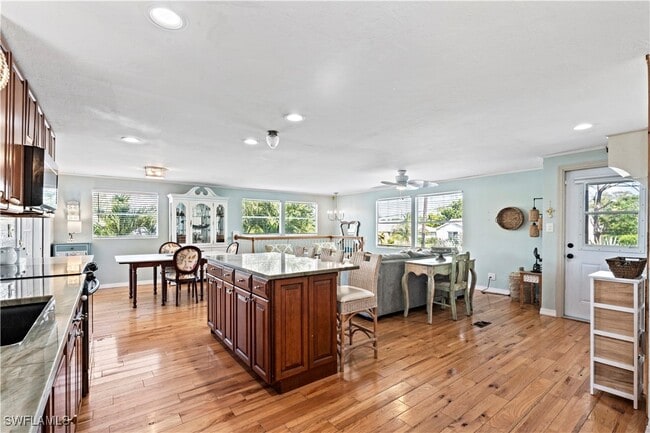 Building Photo - 12861 Iona Rd