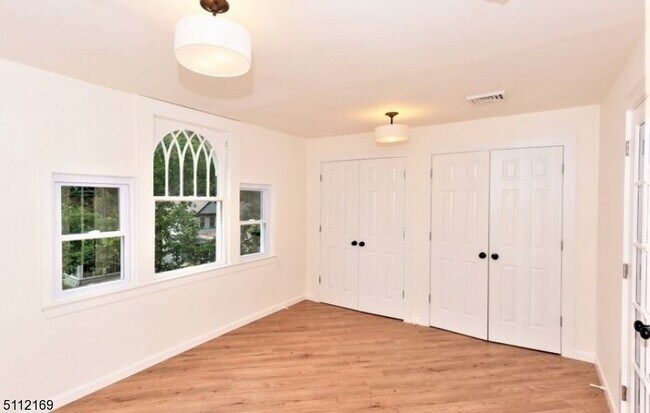 Building Photo - 204 Hillside Ave