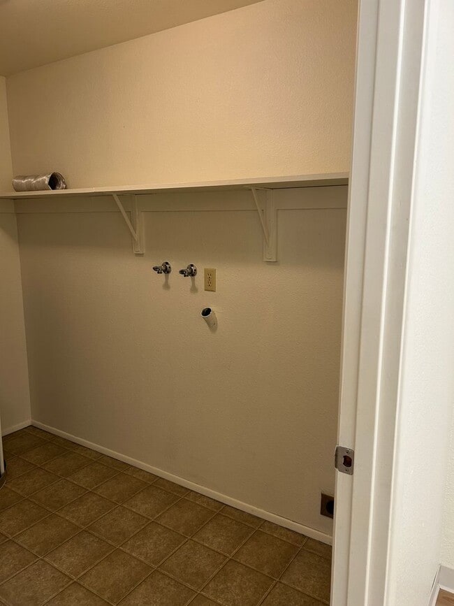 Building Photo - 4371 Madrona Way SE