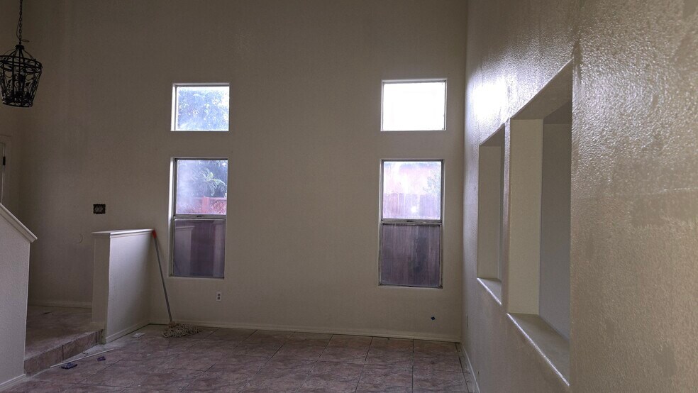 Building Photo - 9510 Campus Park Dr