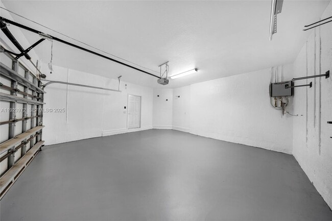 Building Photo - 268 NE 210th Way