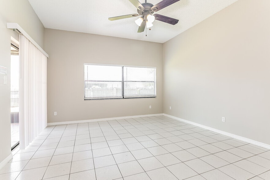 Building Photo - 8728 Grandee Dr