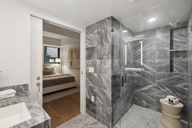 Building Photo - 2525 Van Ness Ave