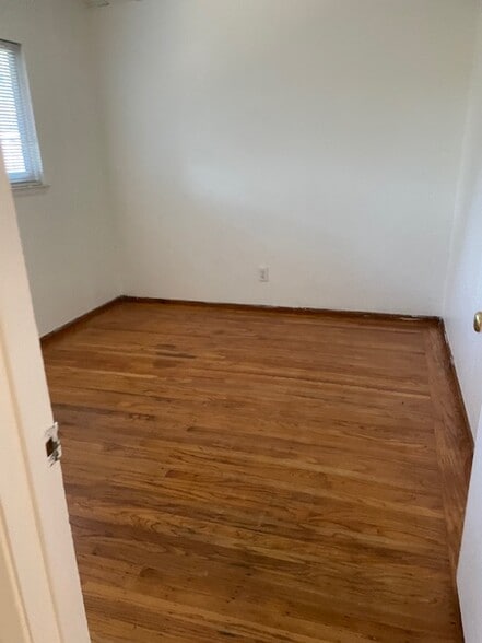 Bright 2nd bedroom - 3121 Alma St