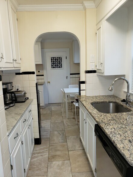 Building Photo - 29 Bailey Rd