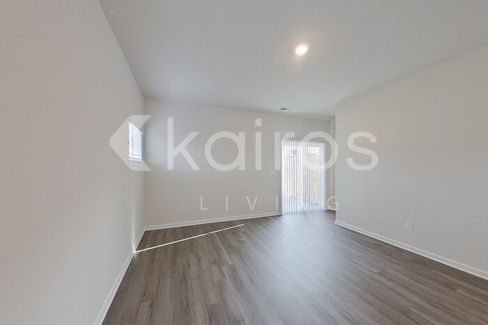 Building Photo - 2119 Banyon Cir