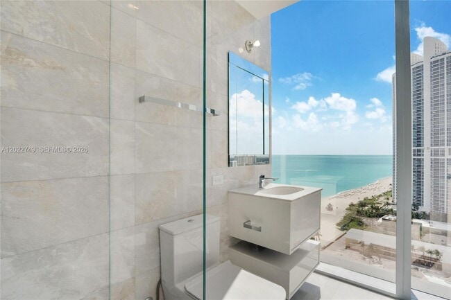 Building Photo - 18501 Collins Ave