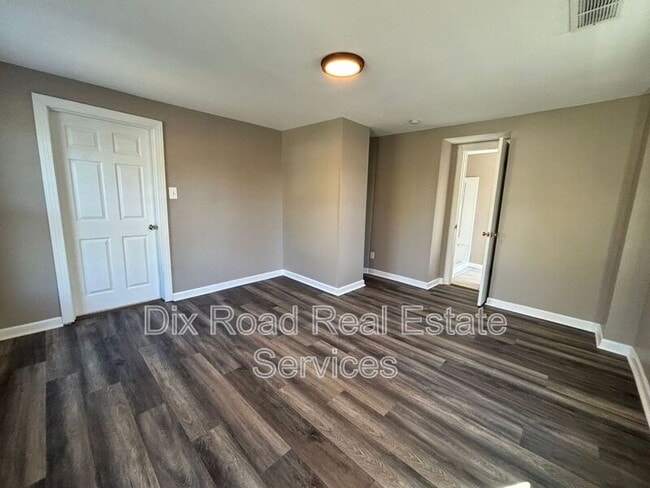 Building Photo - 424 Nordale Ave