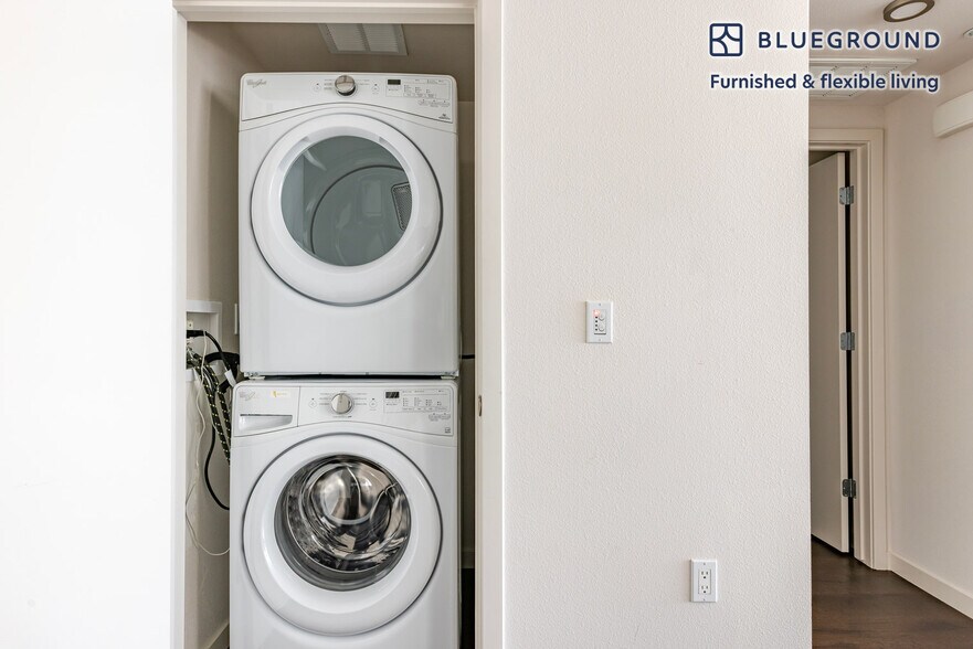 Building Photo - 650 E Capitol Ave