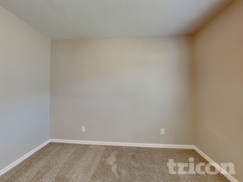 Building Photo - 1479 Swan Lake Cir