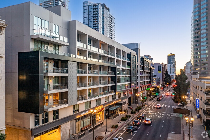 Eighth & Grand 770 S Grand Ave Los Angeles CA 90014 Apartment Finder