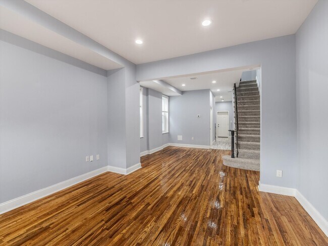 Building Photo - 19 Osborn St