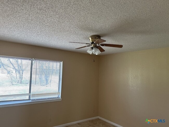 Building Photo - 3313 Sungate Dr