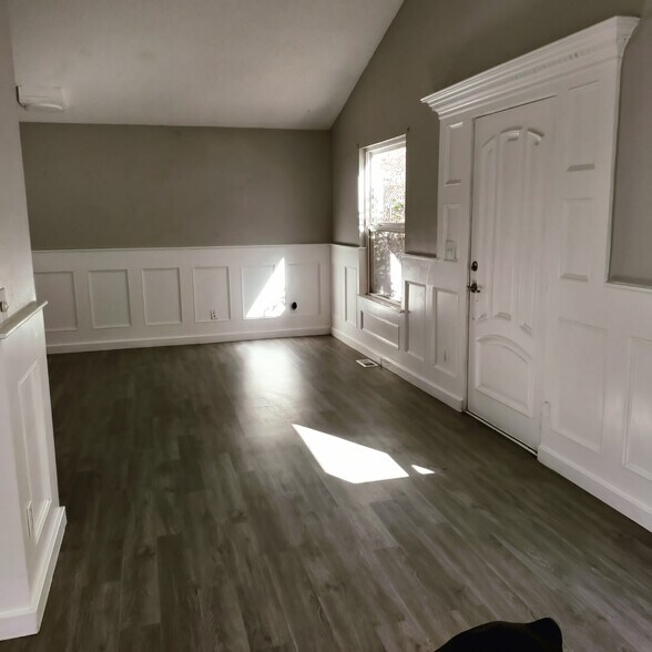 Building Photo - 4921 S Rifle Ct