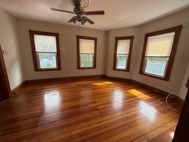 Building Photo - 372 Metropolitan Ave