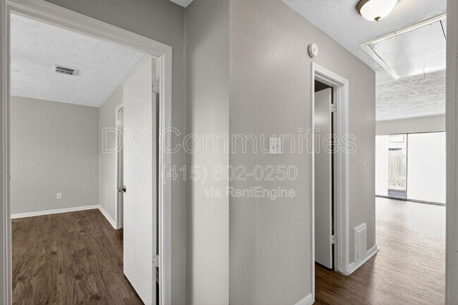 Building Photo - 7922 Coolgrove Dr