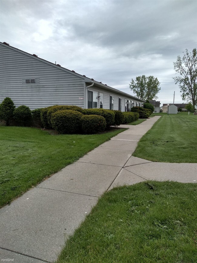 Building Photo - 800 Maple St