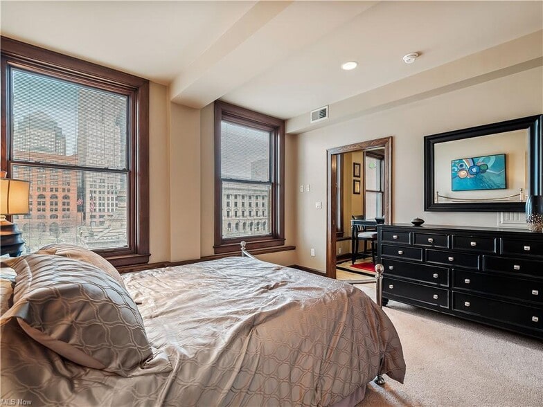 Building Photo - 140 Public Sq