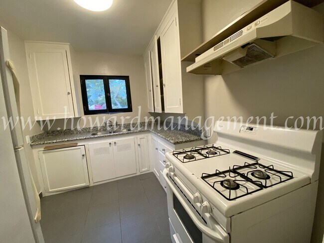 Building Photo - 02025FO