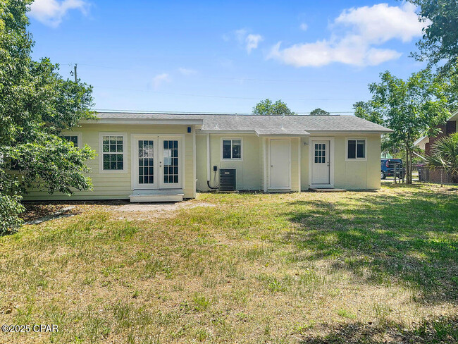Building Photo - 137 Heather Dr