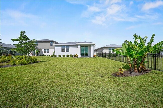 Building Photo - 43744 Cattleman Dr