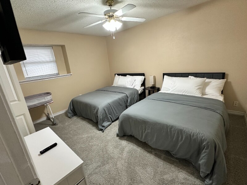 Building Photo - 4821 S Country Club Rd