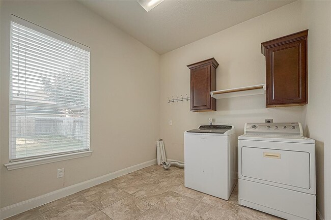 Building Photo - 13910 Desert Trace Ct