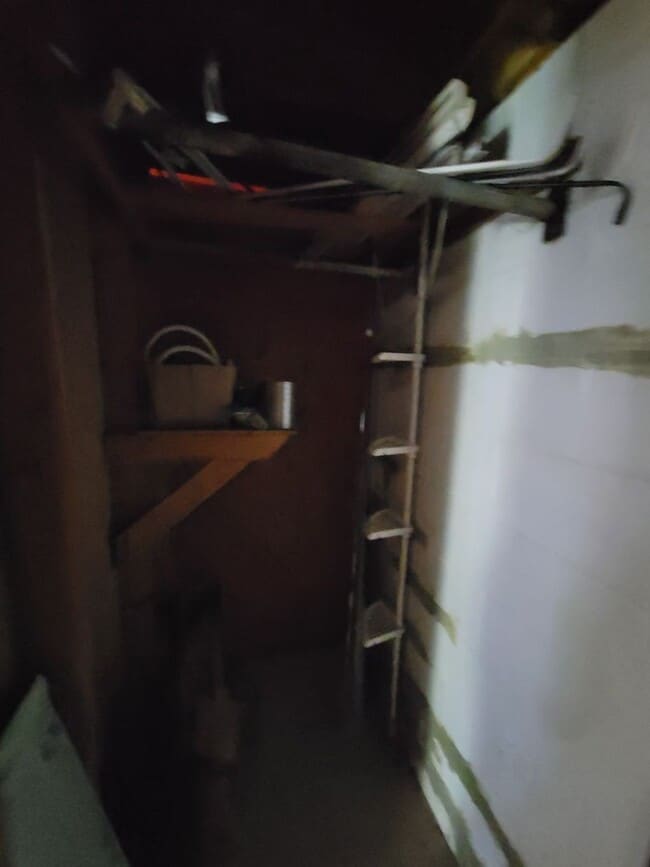 Building Photo - 3 Bedroom House with Large Garage