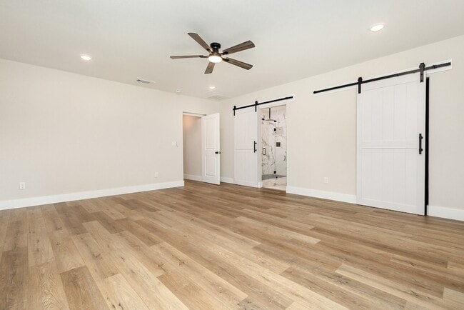 Building Photo - 13520 Glenside Dr