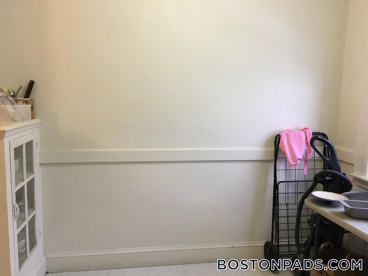 Building Photo - 2045 Commonwealth Ave