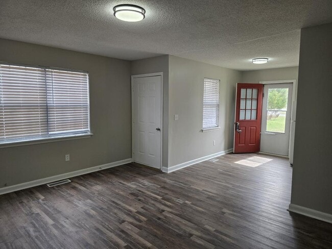 Building Photo - 301 N Broad St