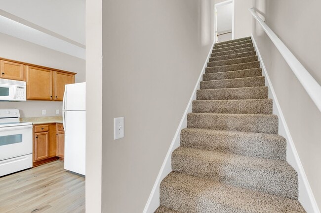 Building Photo - 3 Bedroom 2.5 Bathroom Townhome in Cypress Point - Richmond Hill
