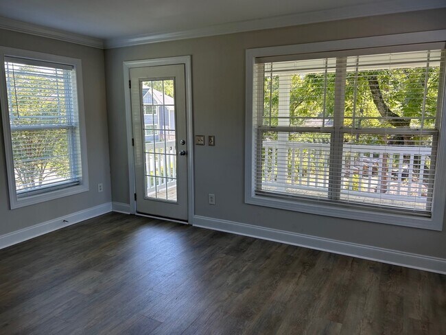 Front Living Space - 403 College St