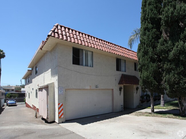 Building Photo - 3638 Altadena Ave