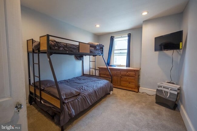 Building Photo - 511 Cinnaminson Ave