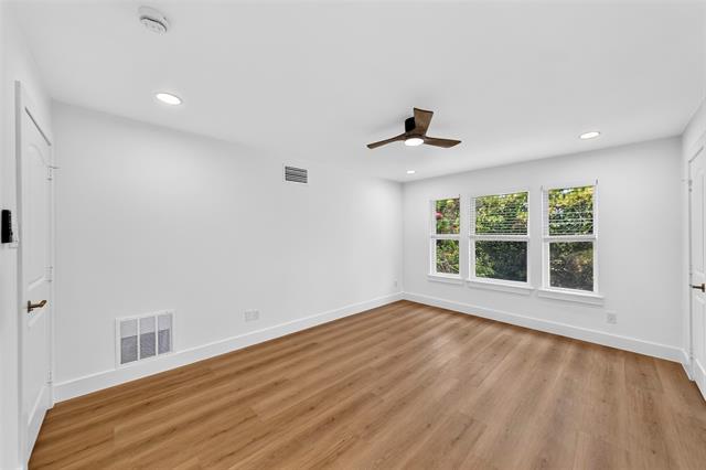 Building Photo - 4008 Acapulco St