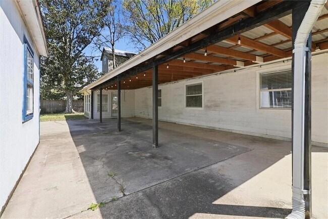 Building Photo - 334 West St