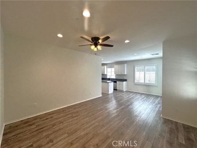 Building Photo - 253 S Vermont Ave