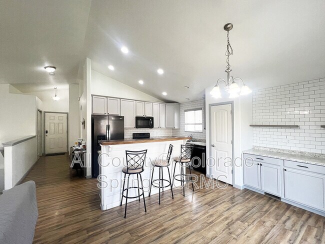 Building Photo - 6168 Rocking Chair Ln