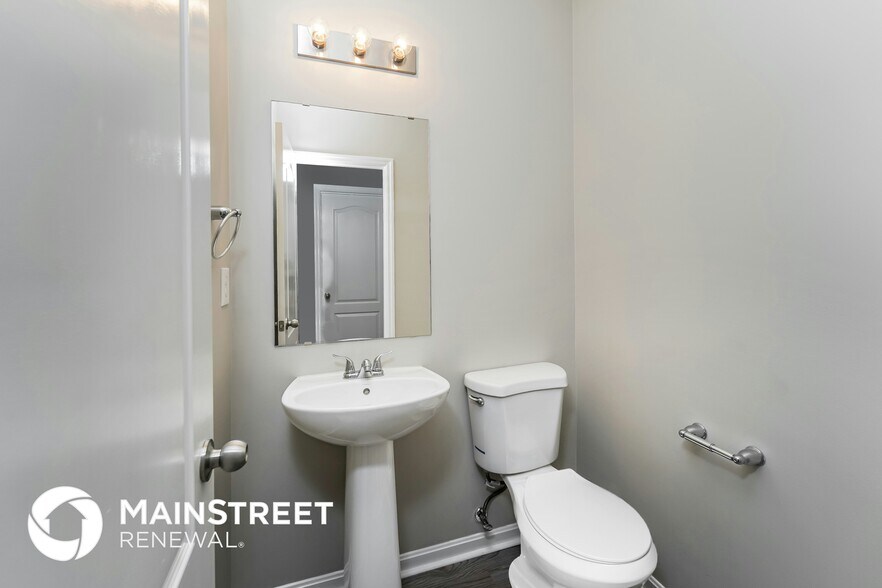 Building Photo - 3201 Cotton Ln