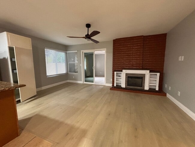 Building Photo - ***$500 Off the first months rent If you apply before the end of the January**** Beautiful and up...