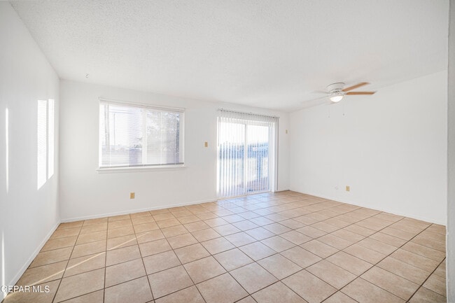 Building Photo - 5520 Edinburg Dr