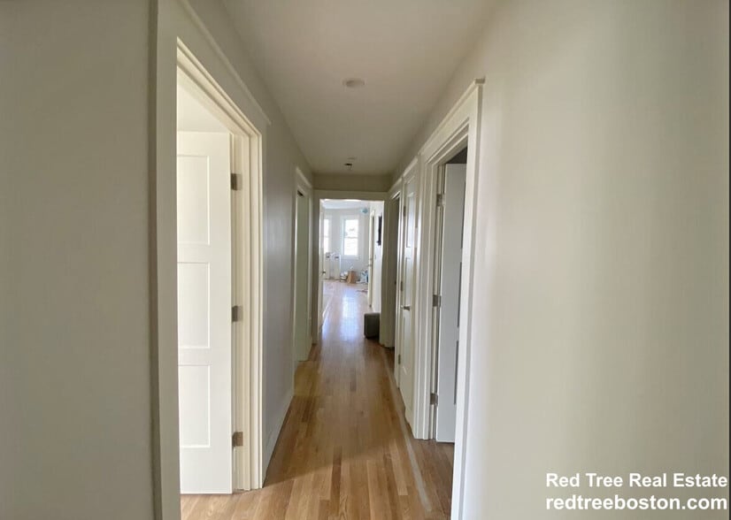 Building Photo - 72 Spring St