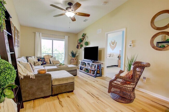 Building Photo - 2344 Golden Lake Loop