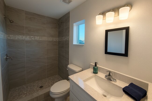 Building Photo - 904 NE 43rd Terrace