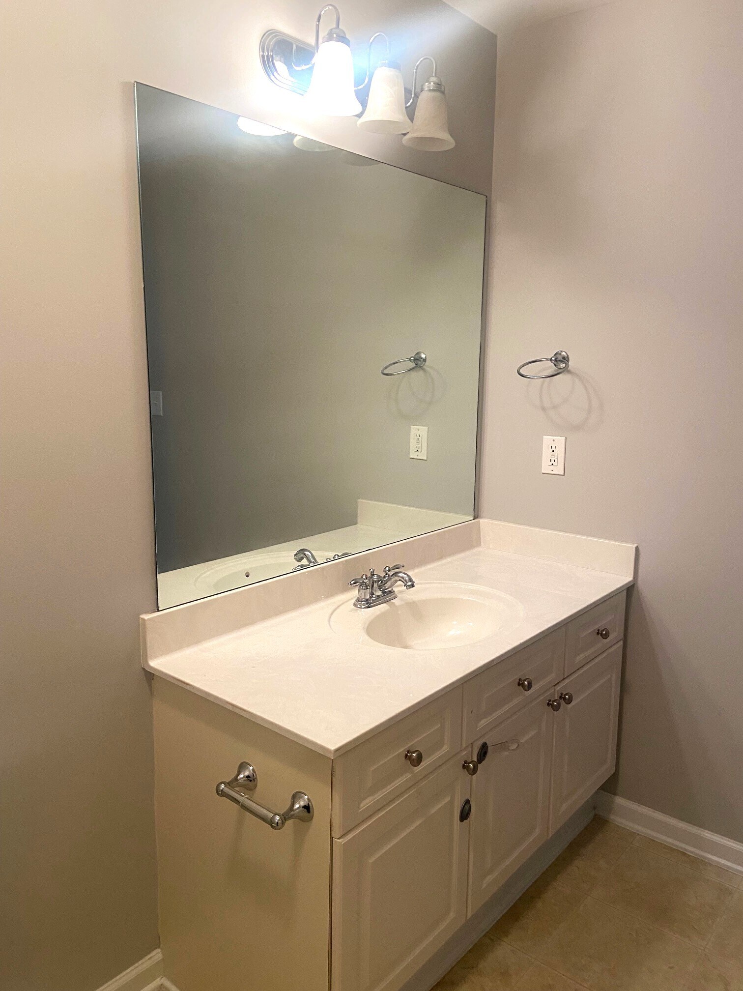 Building Photo - 2291 Ridgemont Dr